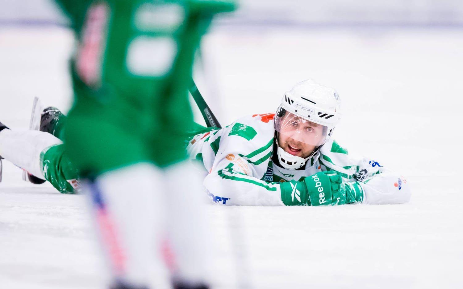 Västerås och Simon Folkesson var nere för räkning, men kunde resa sig och knipa en poäng.