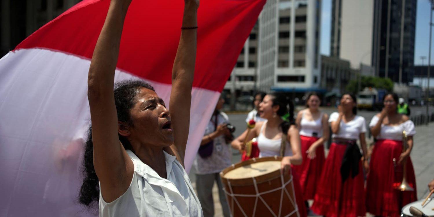 Kvinnor i Perus huvudstad. Arkivbild från Internationella kvinnodagen 8 mars.