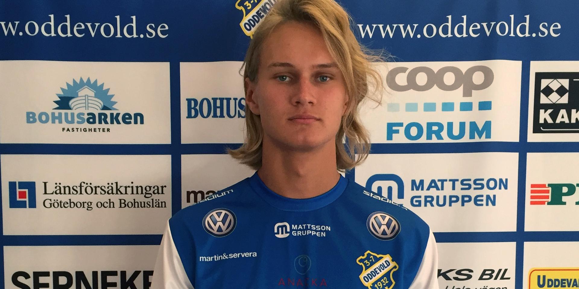 Alexander Almqvist valde Oddevold för de kommande två säsongerna.