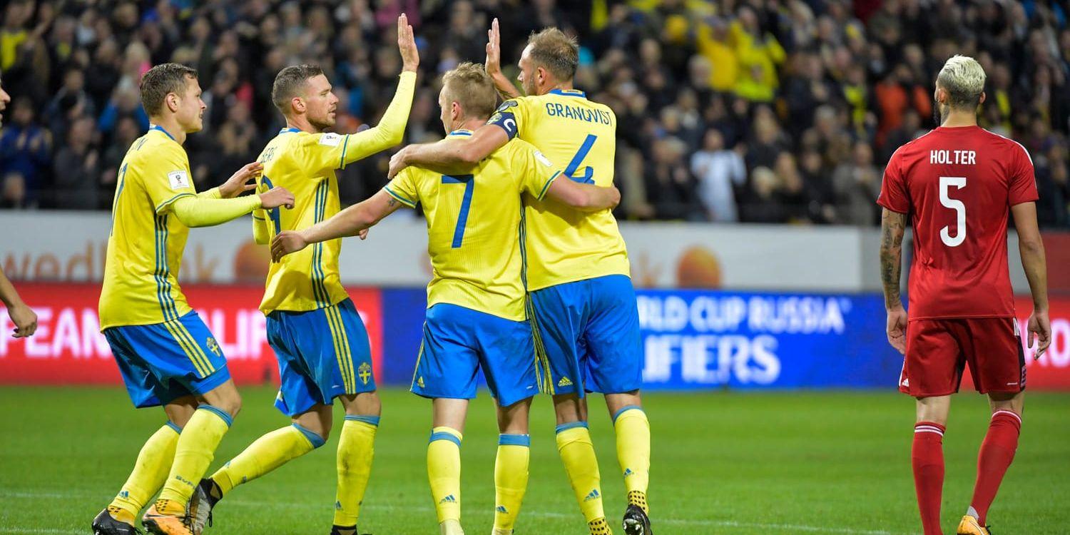 Idel svenskt jubel under matchen mot Luxemburg. Blir det lika glada miner efter mötet med Nederländerna på tisdag?