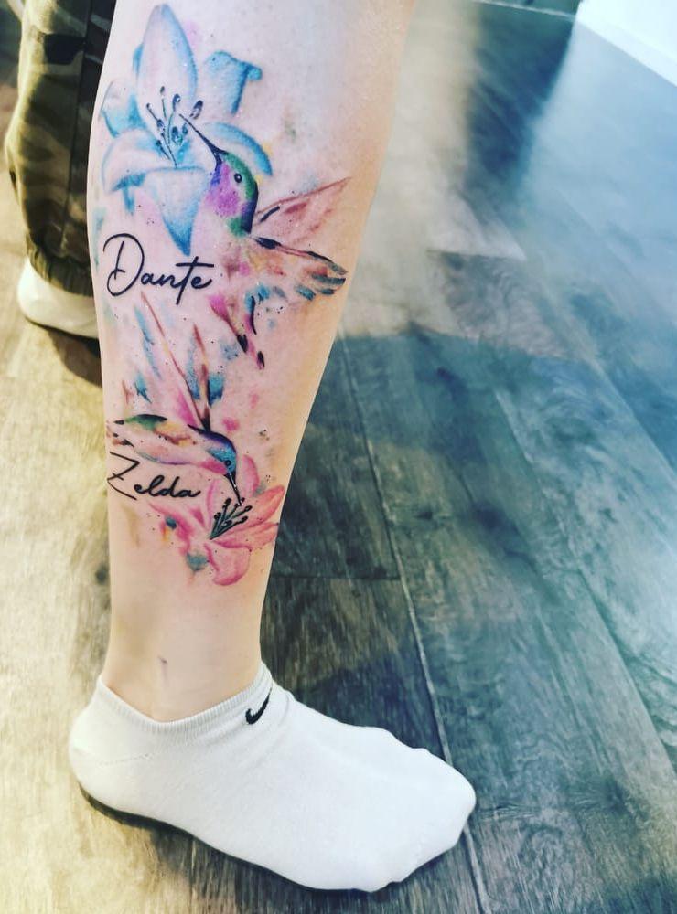 Cecilia Persson har tatuerat in sina barns namn.
