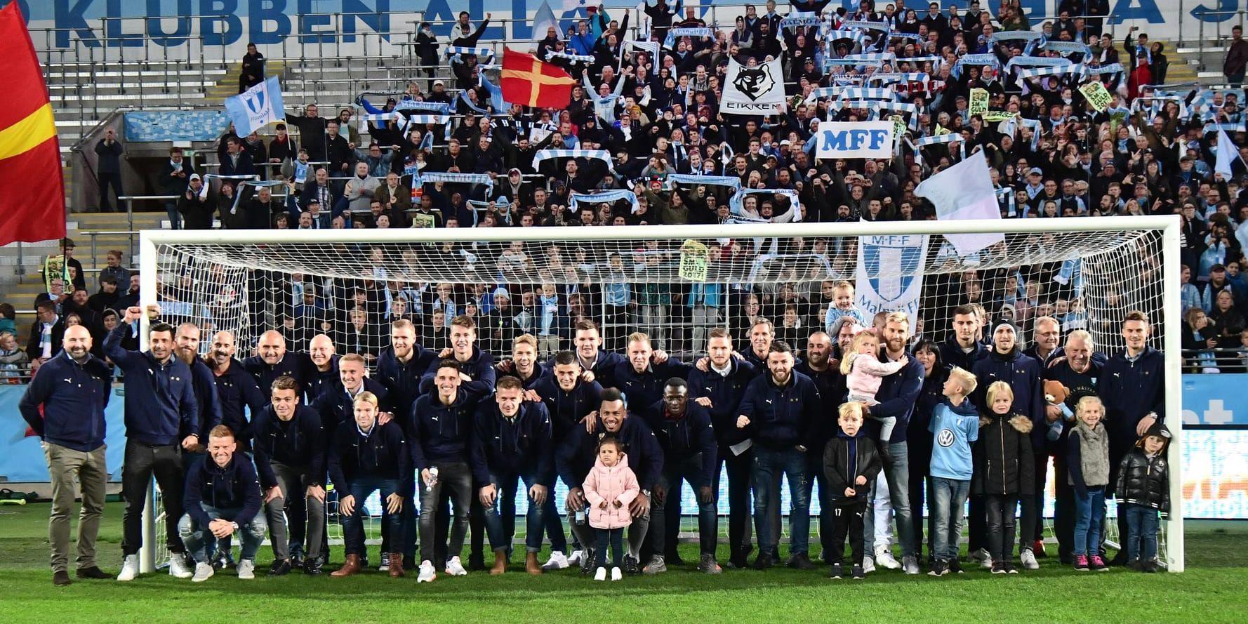 Malmö FF firar SM-guldet tillsammans med supportrarna på Swedbank stadion i Malmö.
