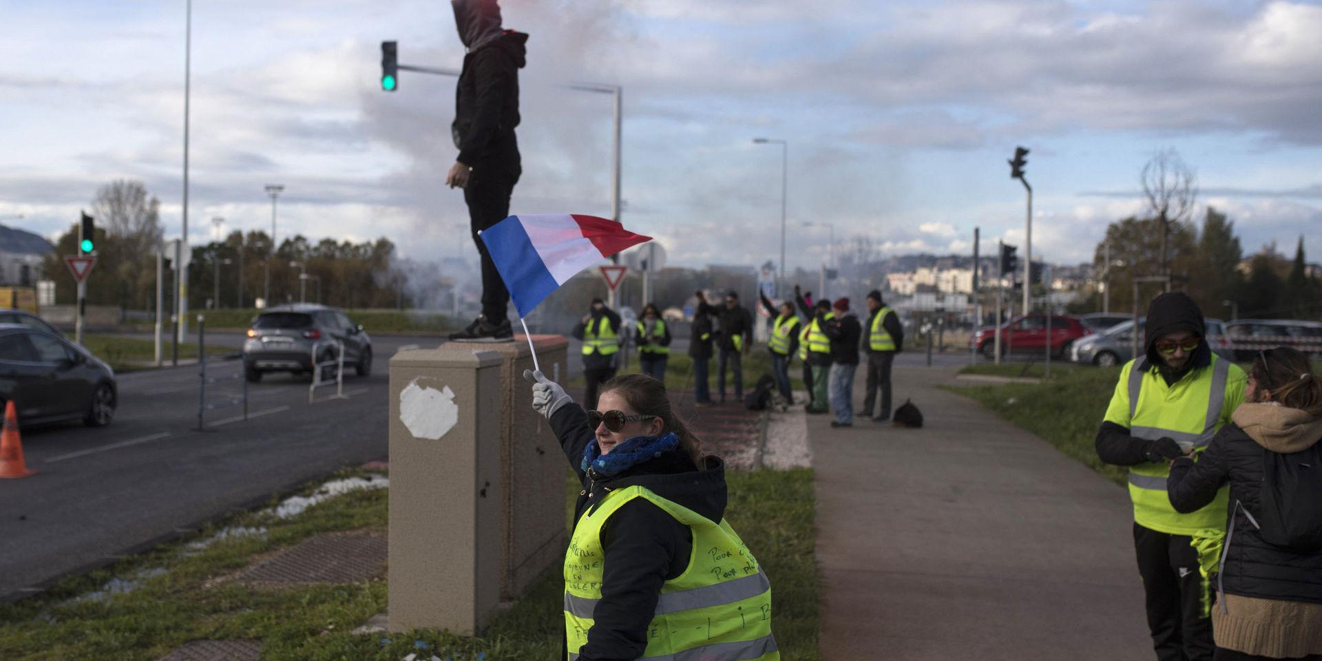 Demonstranter från Gula västarna har samlats i Marseille.