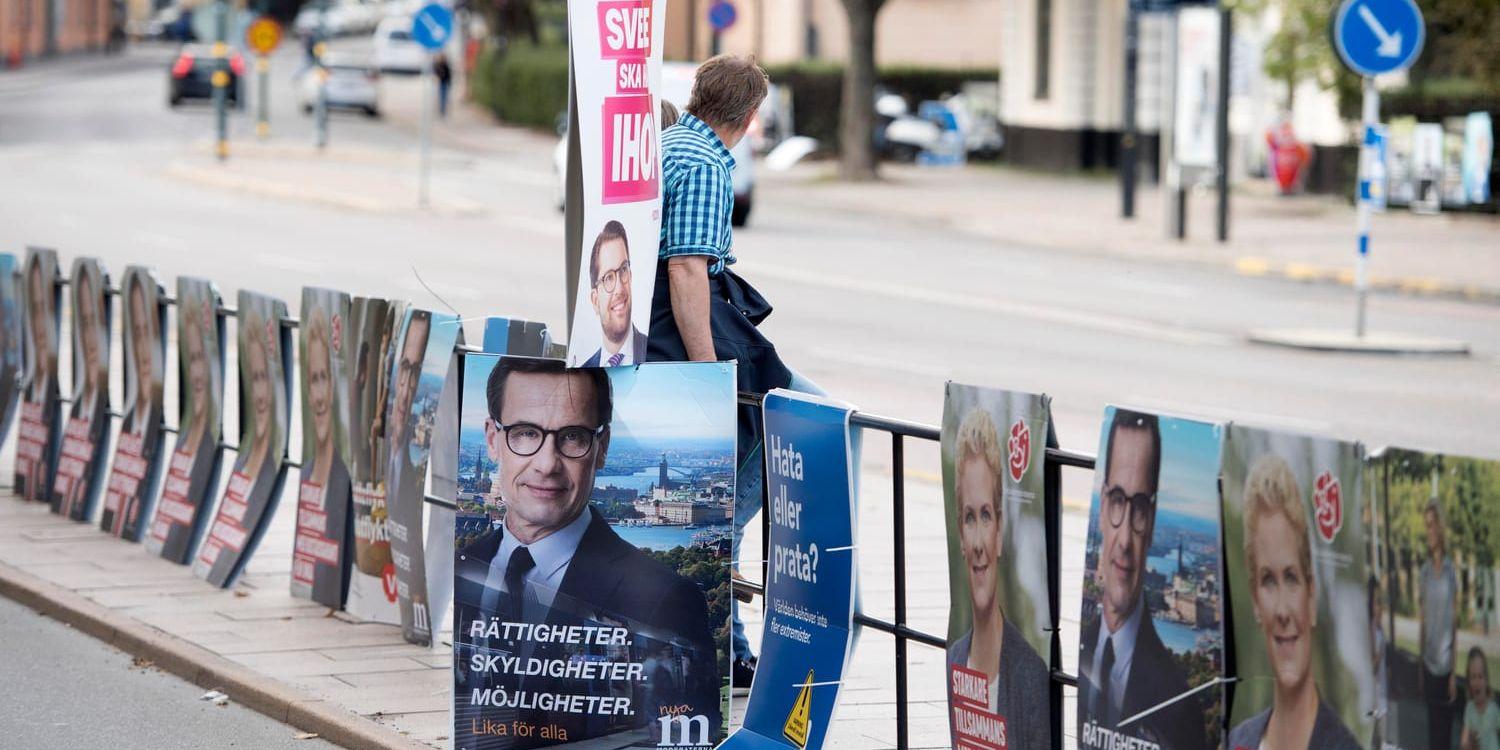 Valaffischer utanför Stadshuset i Stockholm inför riksdagsvalet 2018.