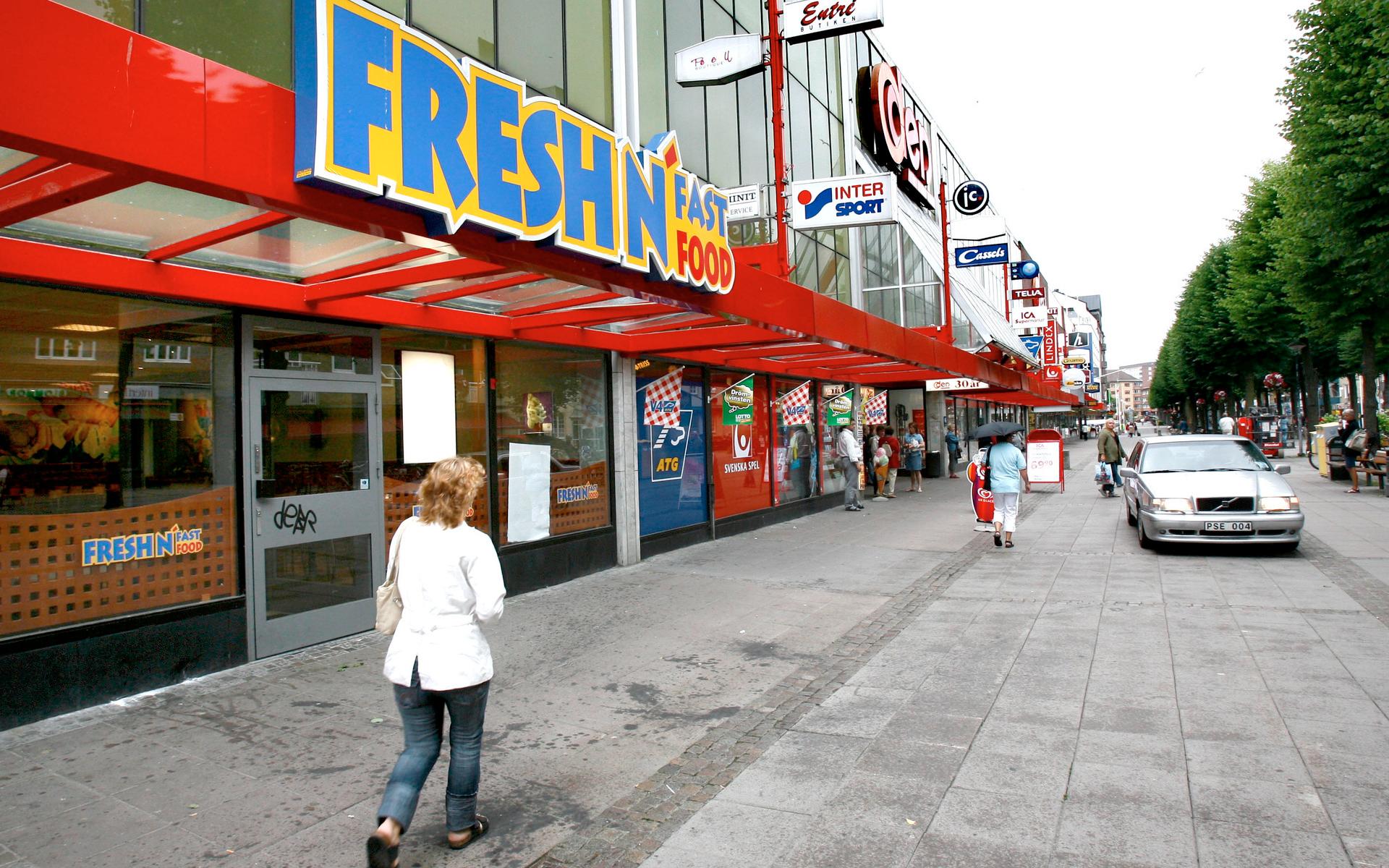 2006. Max hamburgerkedja ska öppna restaurang i affärshuset Oden i Trollhättan, där Fresh´n Fast Food låg tidigare.