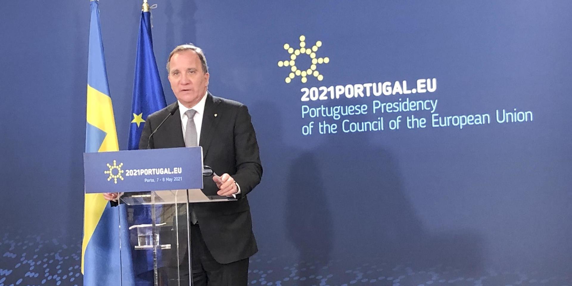 Statsminister Stefan Löfven håller pressträff under EU-toppmötet i Porto.