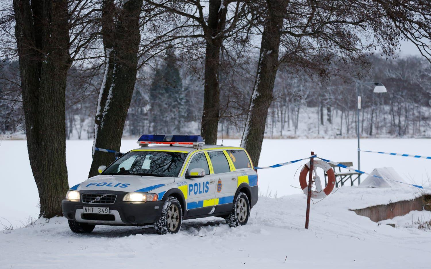 Avspärrningarna vid Sigtunafjärden 2015 när kvinnan hittades död. Arkivbild.
