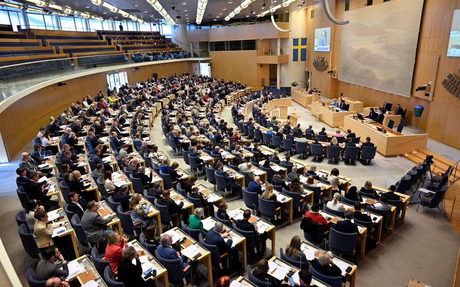 Flera omröstningar i riksdagen kan bli rysare sedan kvittningssystemet brakat samman.