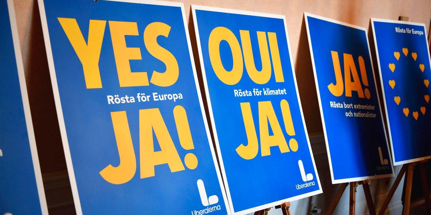 Liberalerna presenterar partiets valaffischer inför EU-valet under en pressträff i Stockholm.