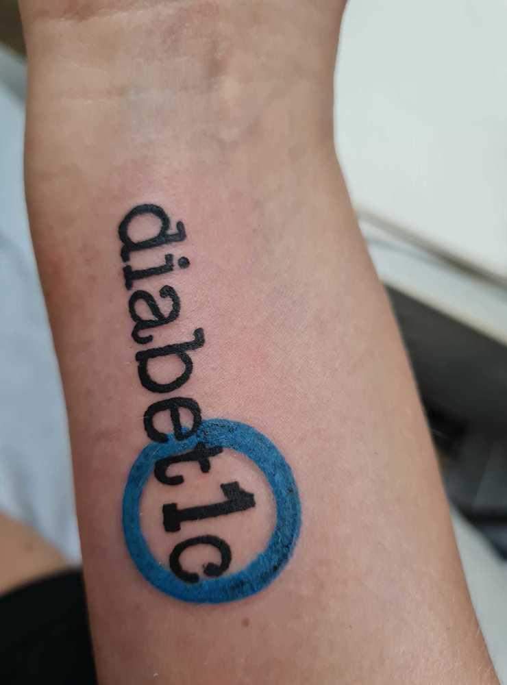 Petra Wänerskog har en tatuering som visar sin sjukdom, diabetes typ 1. Hon skriver så här: ”Om det händer mig nåt ska det inte finnas nån tvekan... Diabetes typ 1”. 