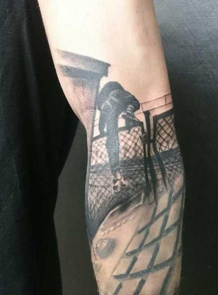 Rob Dseize delar med sig av sin tatuering.