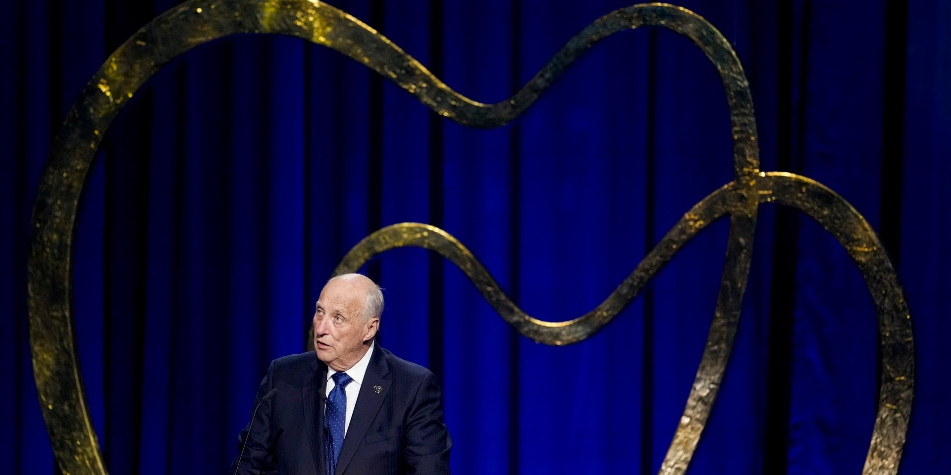 Norges kung Harald höll tal under det minnesarrangemang som på torsdagskvällen anordnades på konsertarenan Oslo Spektrum – tio år efter terrorangreppet den 22 juli 2011.