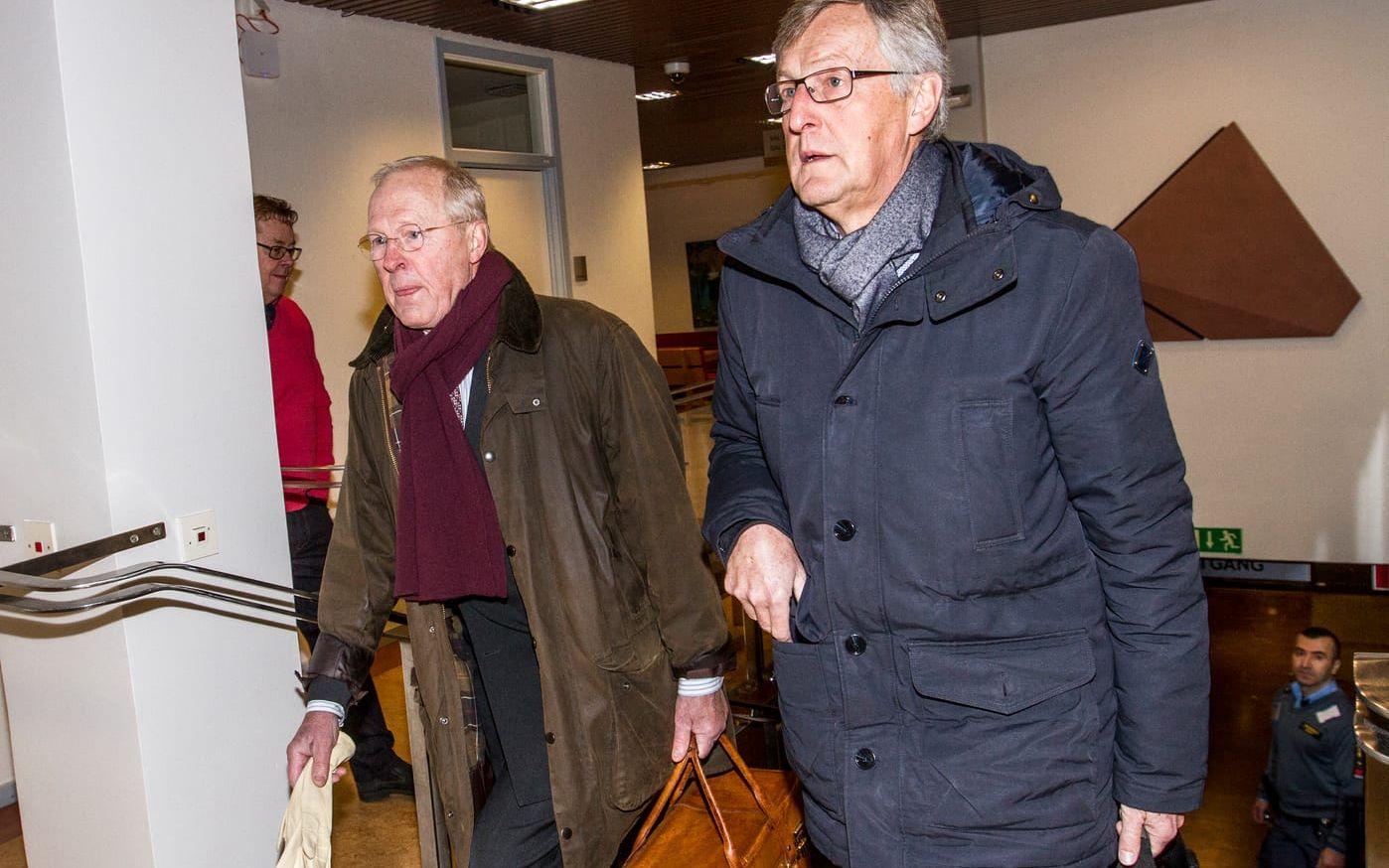Jan Åke Jonsson anländer till tingsrätten. Bild: Joachim Nywall
