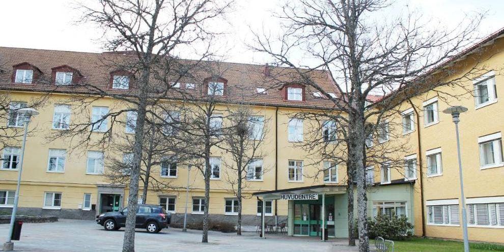 Kommittén för Dalslands sjukhus är oroade över den avveckling av verksamheter som fortsätter med oförminskad styrka i Bäckefors. Nu är det åtta specialistmottagningar samt blodcentralen det handlar om.