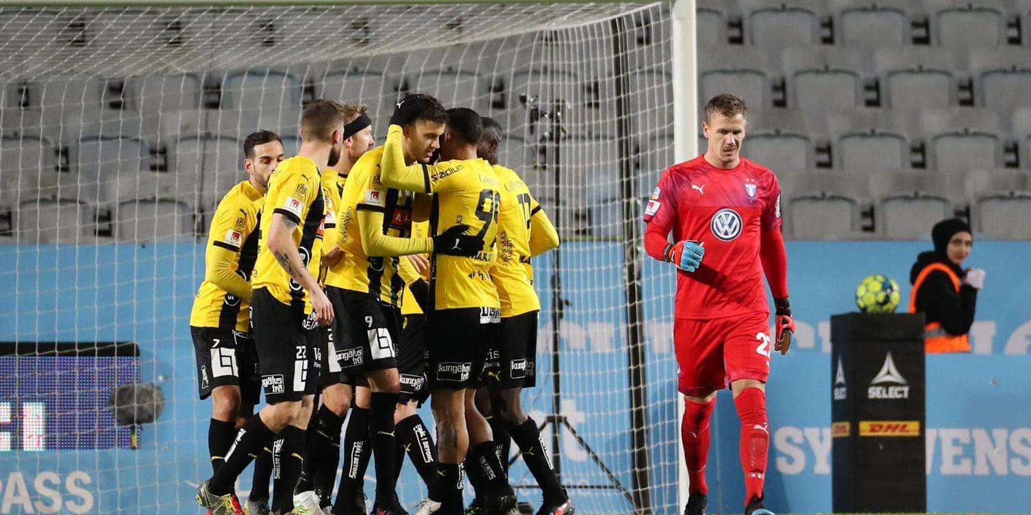Häcken firar Daleho Irandusts kvitteringsmål borta mot guldfavoriten Malmö FF.