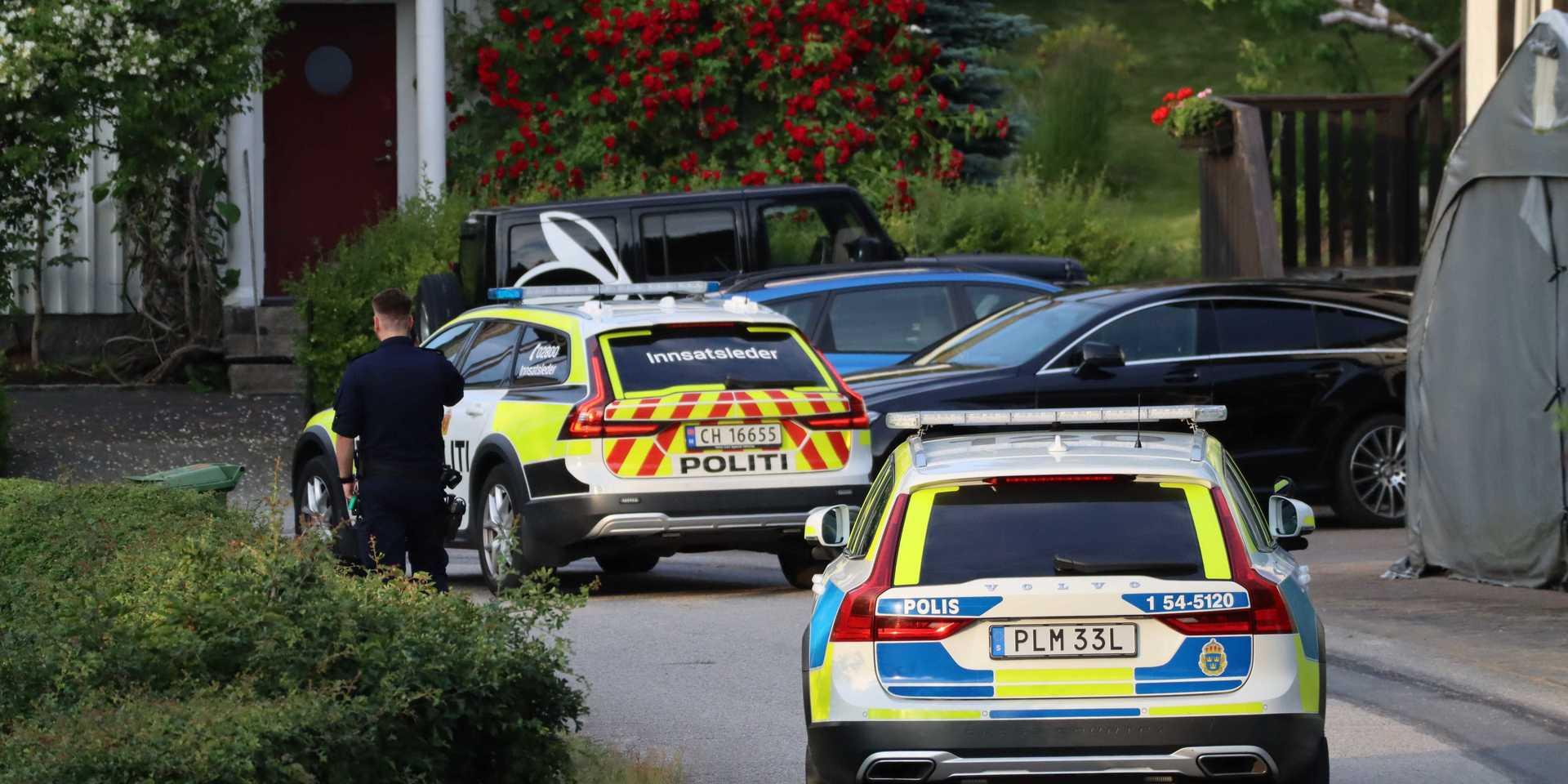 Norsk och svensk polis befinner sig under fredagskvällen i närheten av platsen där kroppen anträffades.