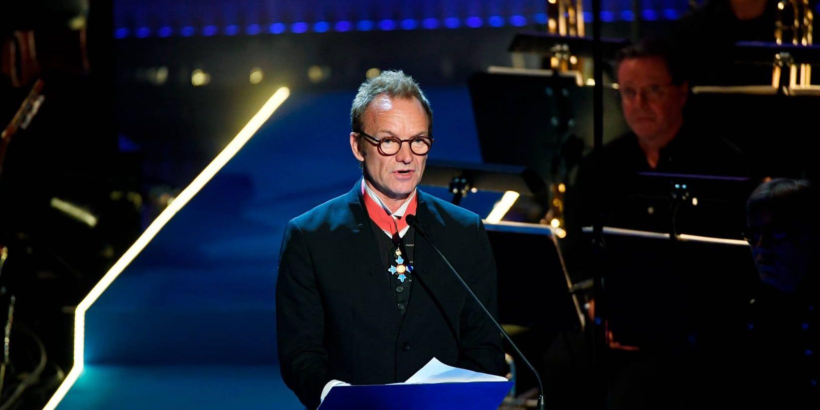 Sting håller tacktal under Polarpriset 2017. Arkivbild
