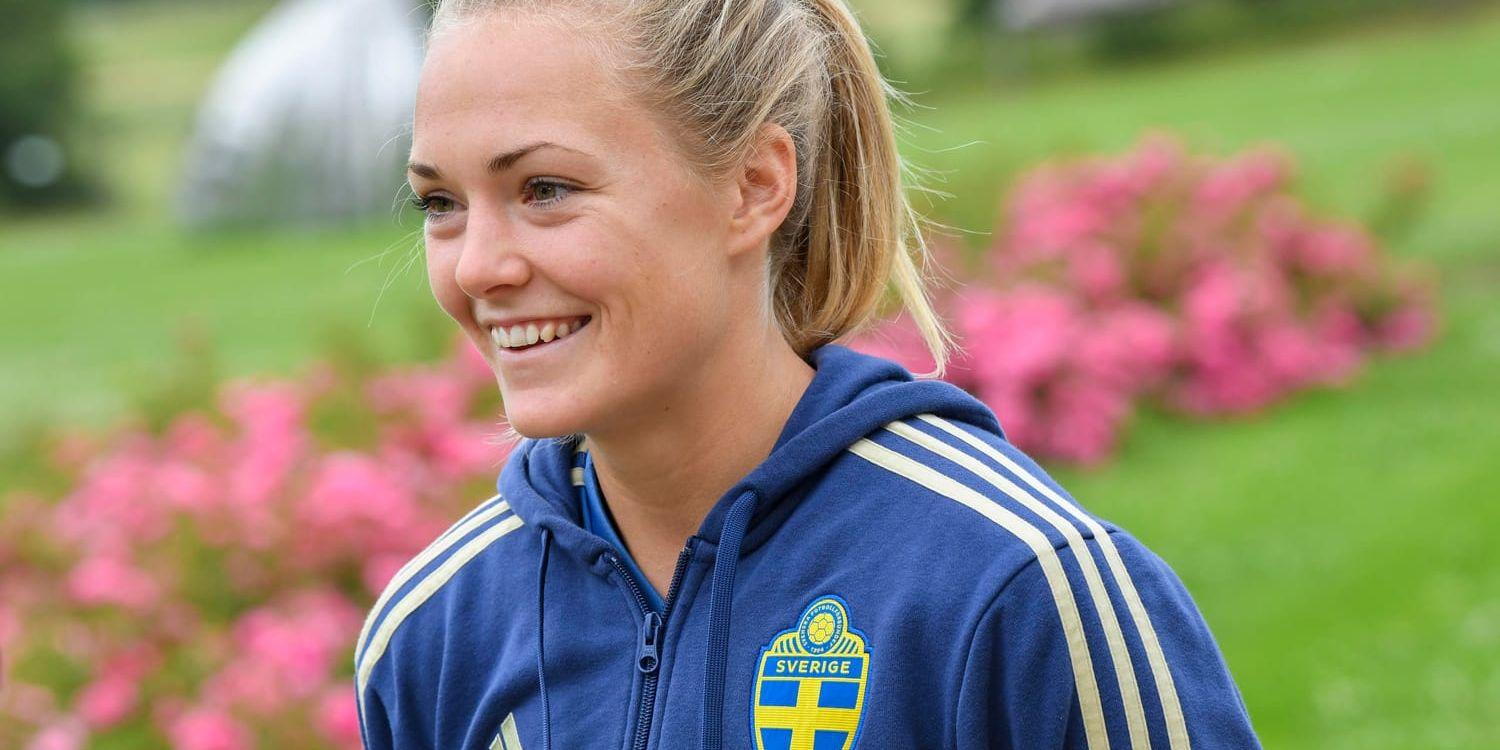 Magdalena Eriksson gläds över Sverige VM-semifinalplats i Frankrike – och uppskattar stödet hemifrån Sverige.