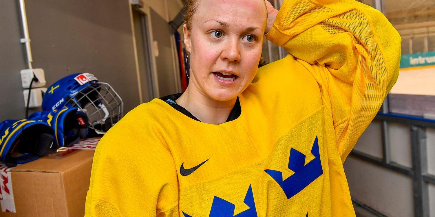 Johanna Olofsson efter träning inför ödesmötet med Japan vid ishockey-VM i Finland.