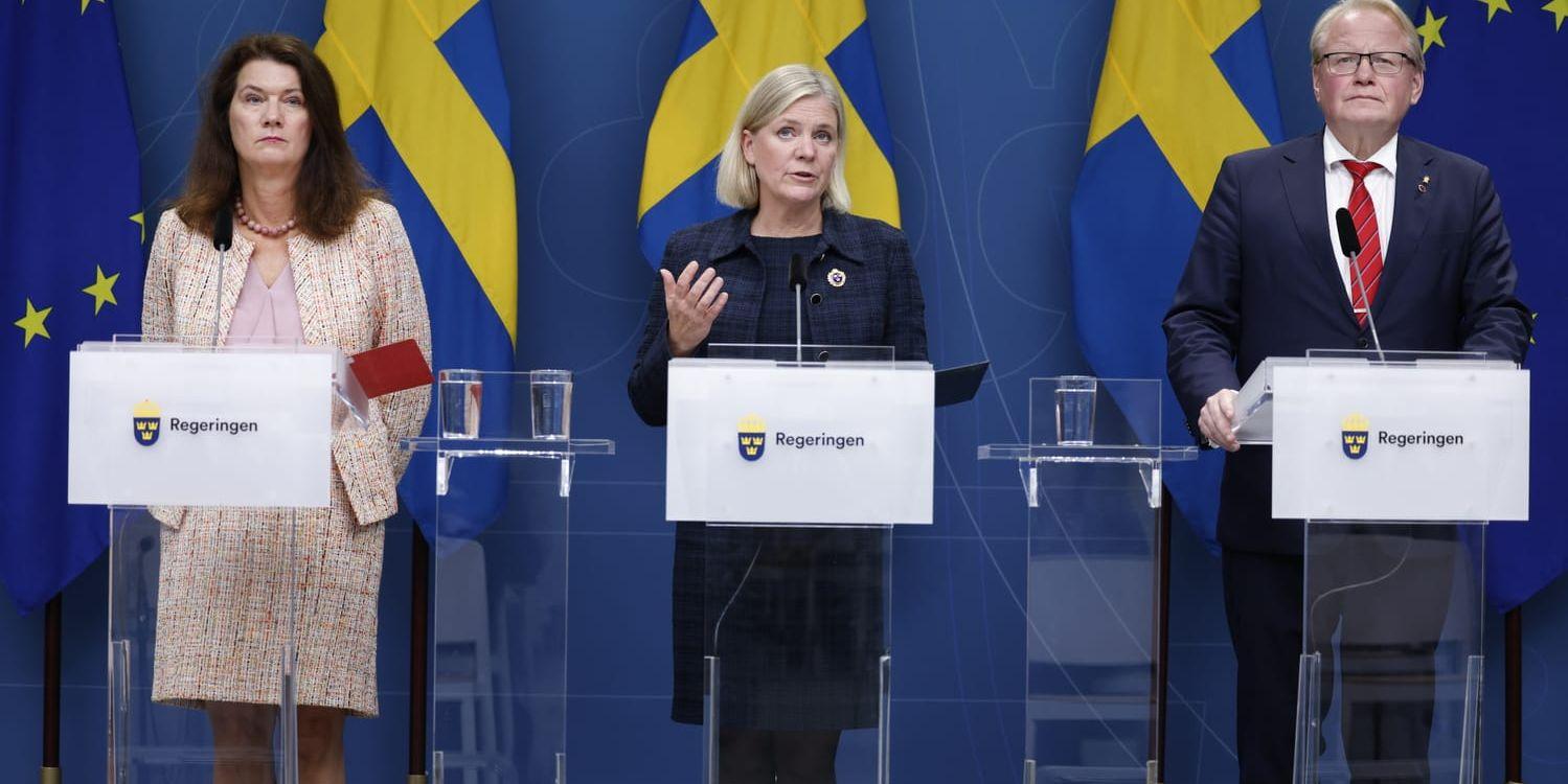 Utrikesminister Ann Linde (S), statsminister Magdalena Andersson (S) och försvarsminister Peter Hultqvist (S) håller pressträff med anledning av gasläckaget vid Nord Stream 1 och 2.