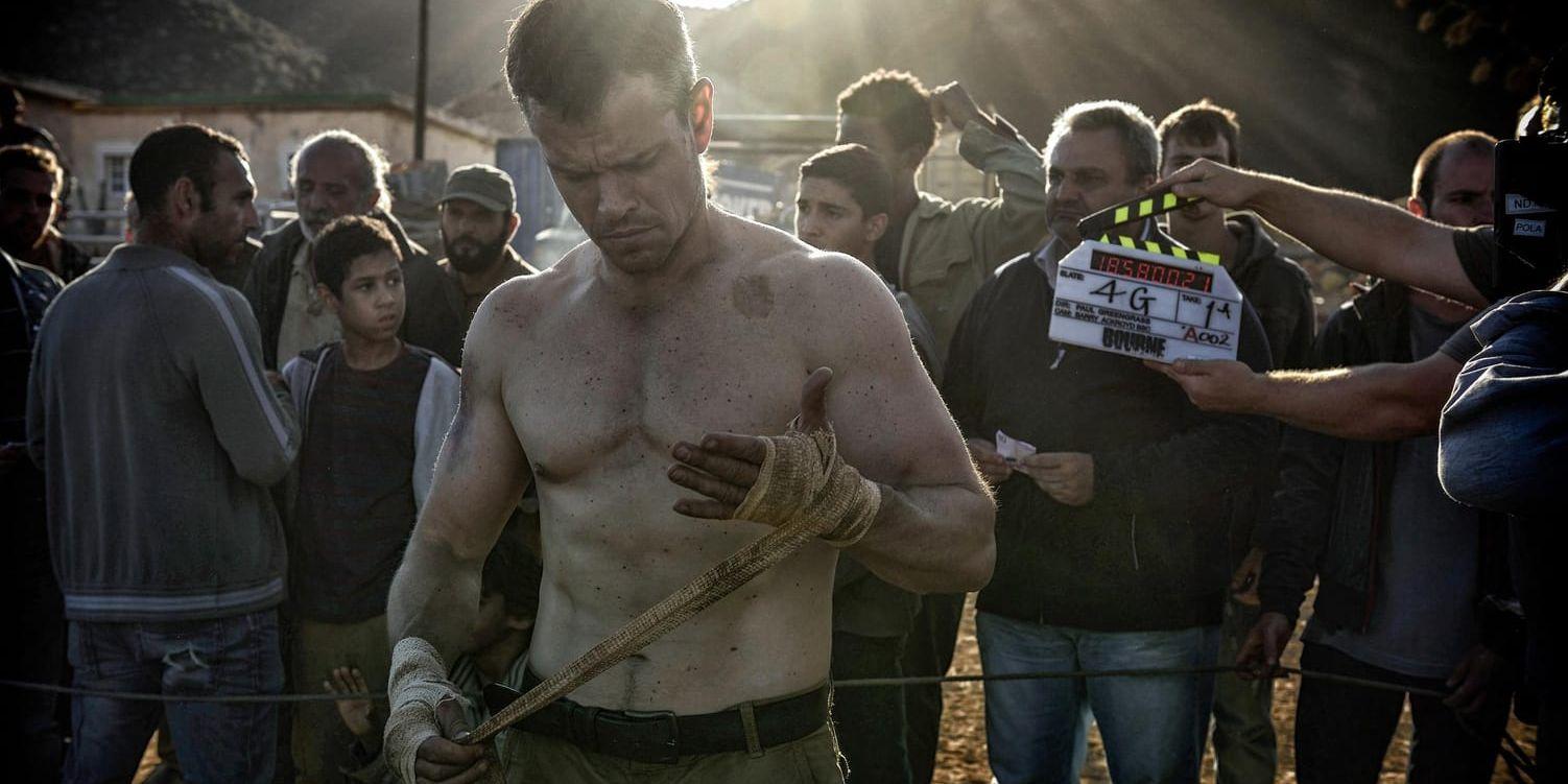 Ännu en dag på jobbet där tröjan måste av för Jason Bourne som spelas av Matt Damon. Pressbild.