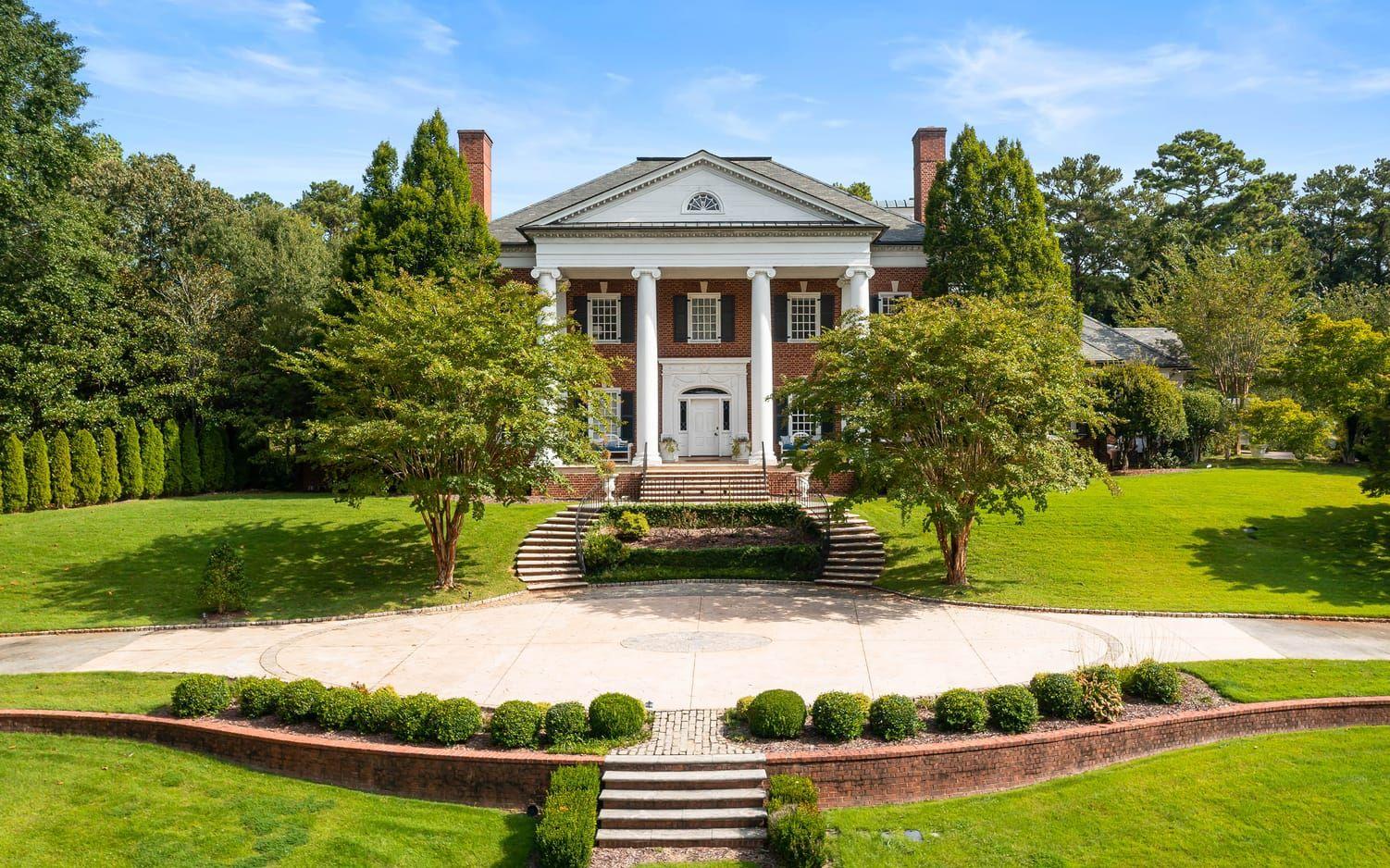 Mariah Carey säljer sitt hus på närmare 1 2000 kvadratmeter i Atlanta.