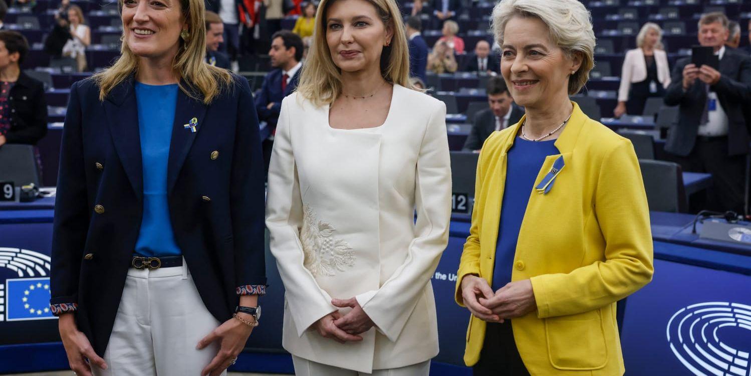 Talmannen Roberta Metsola, Olena Zelenska, fru till Volodomyr Zelensky, och Ursula von der Leyen i Europaparlamentet i Strasbourg. 
