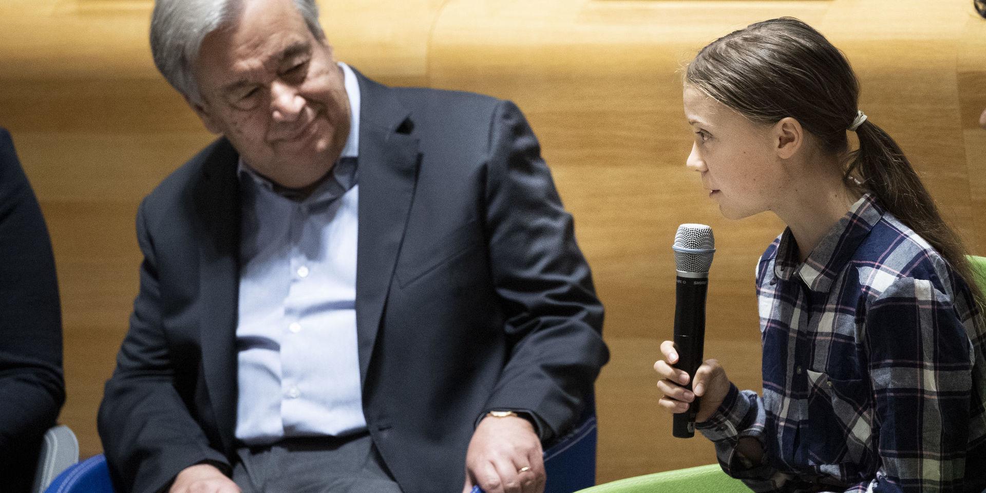 Den svenska klimataktivisten Greta Thunberg deltar på FN klimat toppmöte för unga i FN högkvarteret i New York, USA. Här tillsammans med FN:s generalsekreterare António Guterres. 