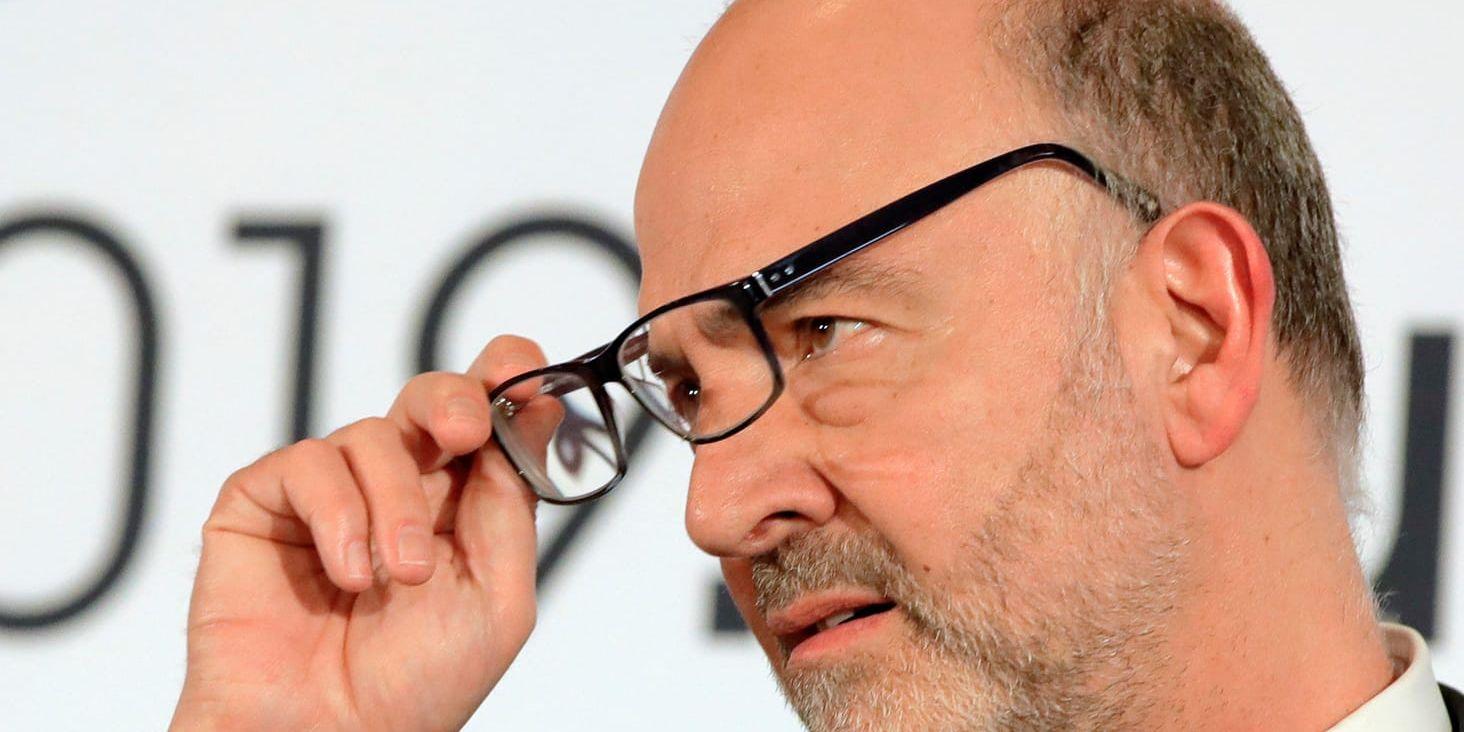 EU:s finanskommissionär Pierre Moscovici granskar tillväxten i EU-länderna. Arkivfoto.