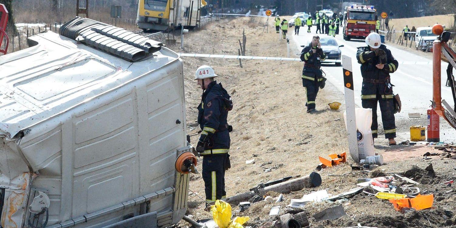 Lastbilschauffören omkom och flera av tågpassagerarna behövde sjukhusvård efter olyckan, som inträffade i april 2013. Arkivbild.