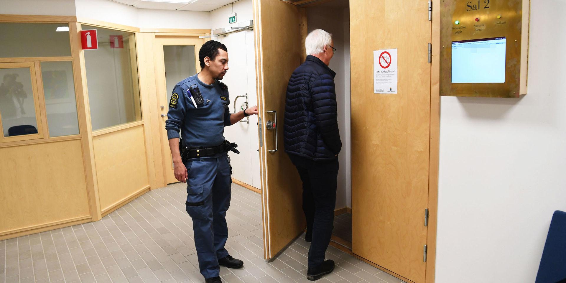 Häktningsförhandling i Stockholms tingsrätt mot den man som misstänks för explosionen på Östermalm i Stockholm i förra veckan.