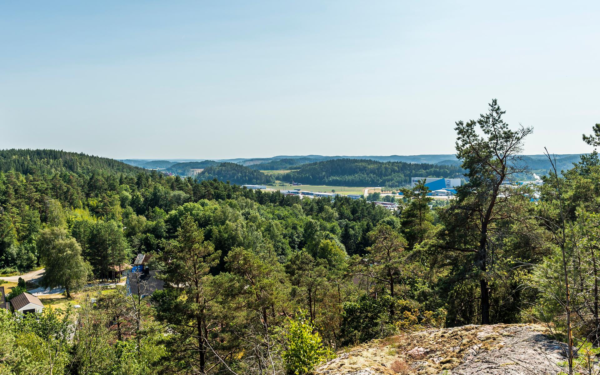 Utsikt över Göta älvdalen från Prässebergen i Högstorp.