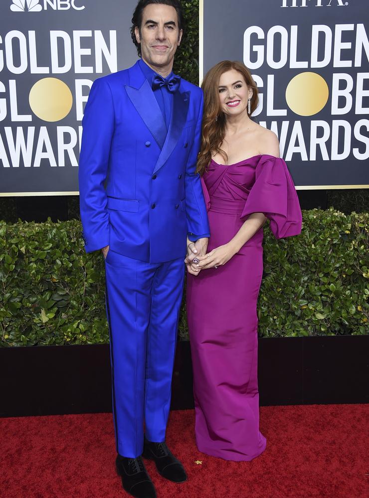 Sacha Baron Cohen och Isla Fisher var bland de mest färgglada på galan. Han i Dolce &amp; Gabbana och hon i Monique Lhuillier.