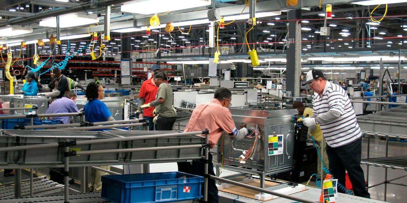 Bild från Electrolux fabrik i Memphis då den var nyöppnad 2014. Nu har det svenska företaget meddelat att den läggs ned.