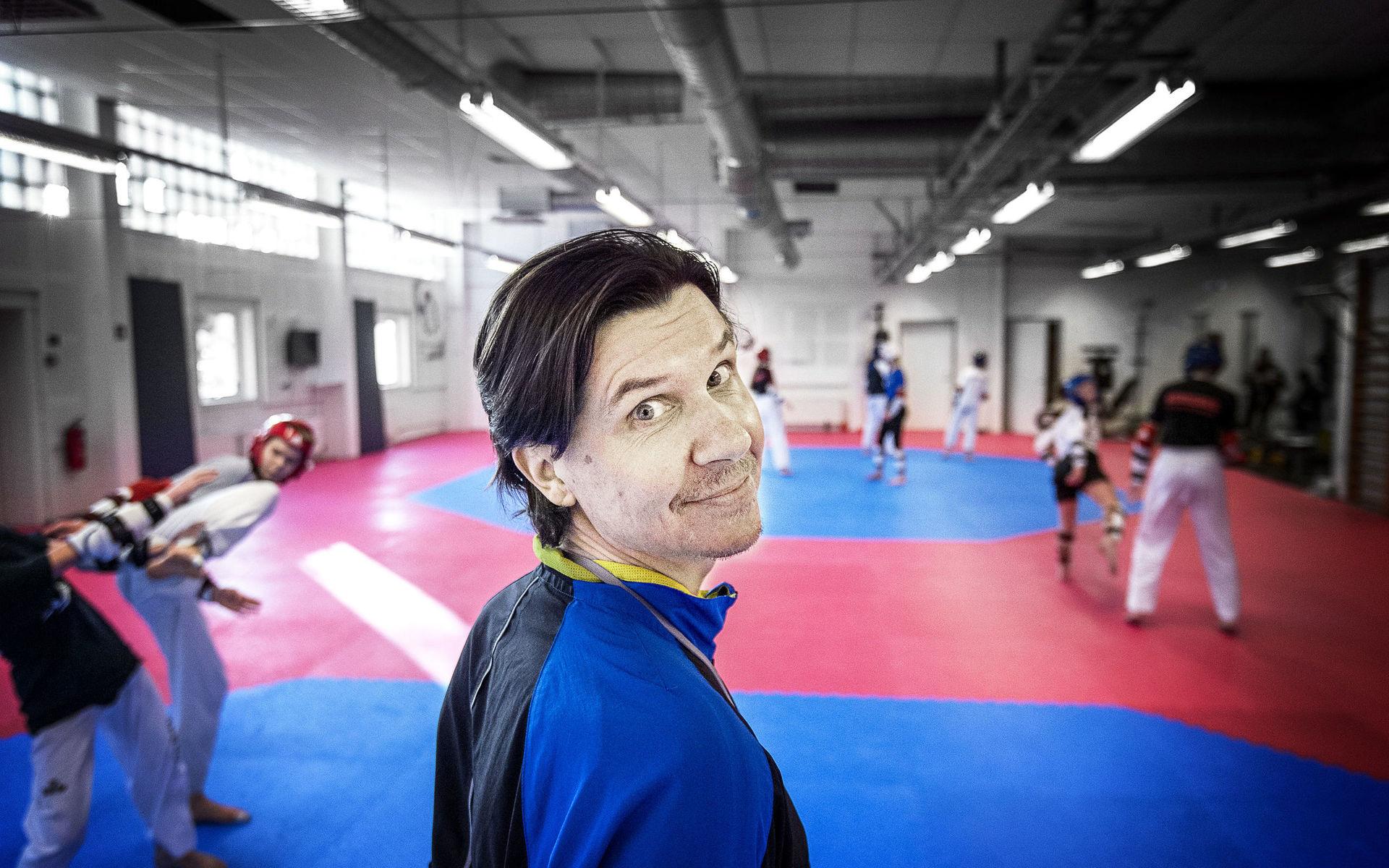 Marko Kallunki är en omtyckt ledare i Kumgang taekwondo Trollhättan. Nu får han utmärkelsen Årets ledare på Trollhättans idrottsgala. 