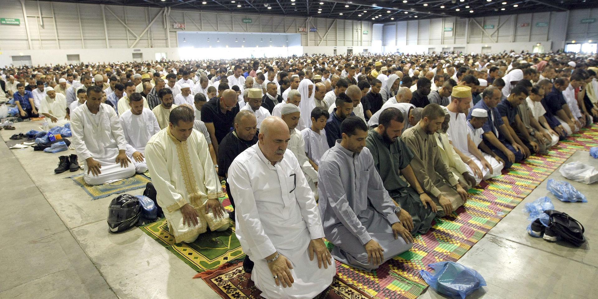 Frankrike lättar på reglerna för religiösa sammankomster. Bilden tagen i samband med id al-fitr 2014 i Marseille. 