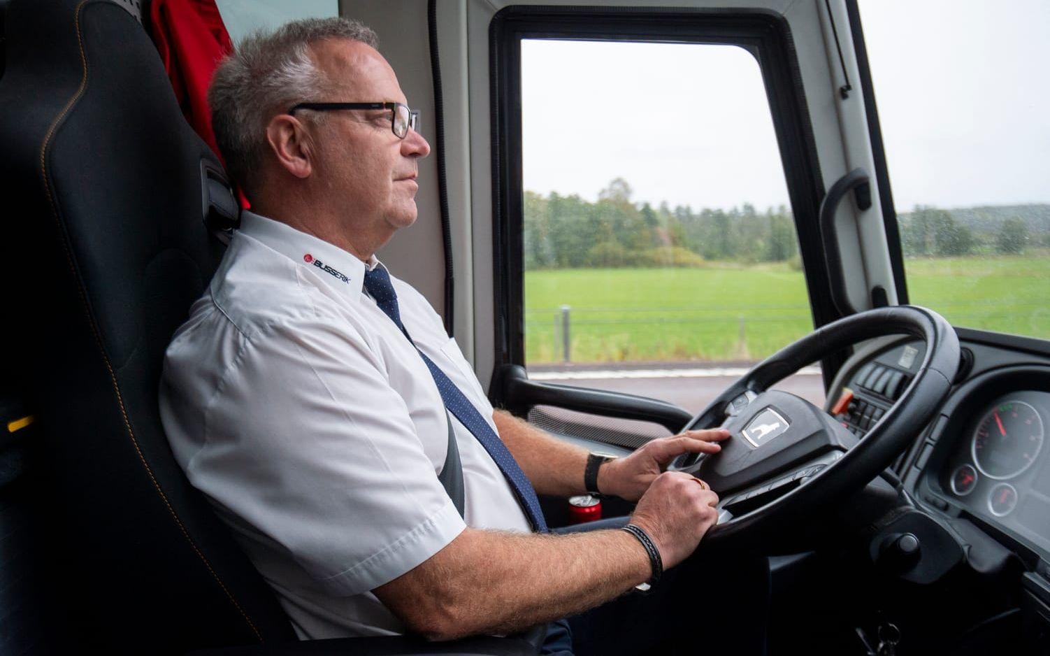 Busschauffören Göran Falk har kört för bussbolaget i 22 år. Hans favoritresa går till Paris.