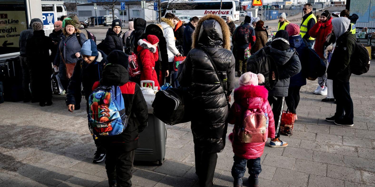 Välkomna. Många ukrainska flyktingar kommer troligtvis att vilja stanna även efter kriget. Det bör de få göra.