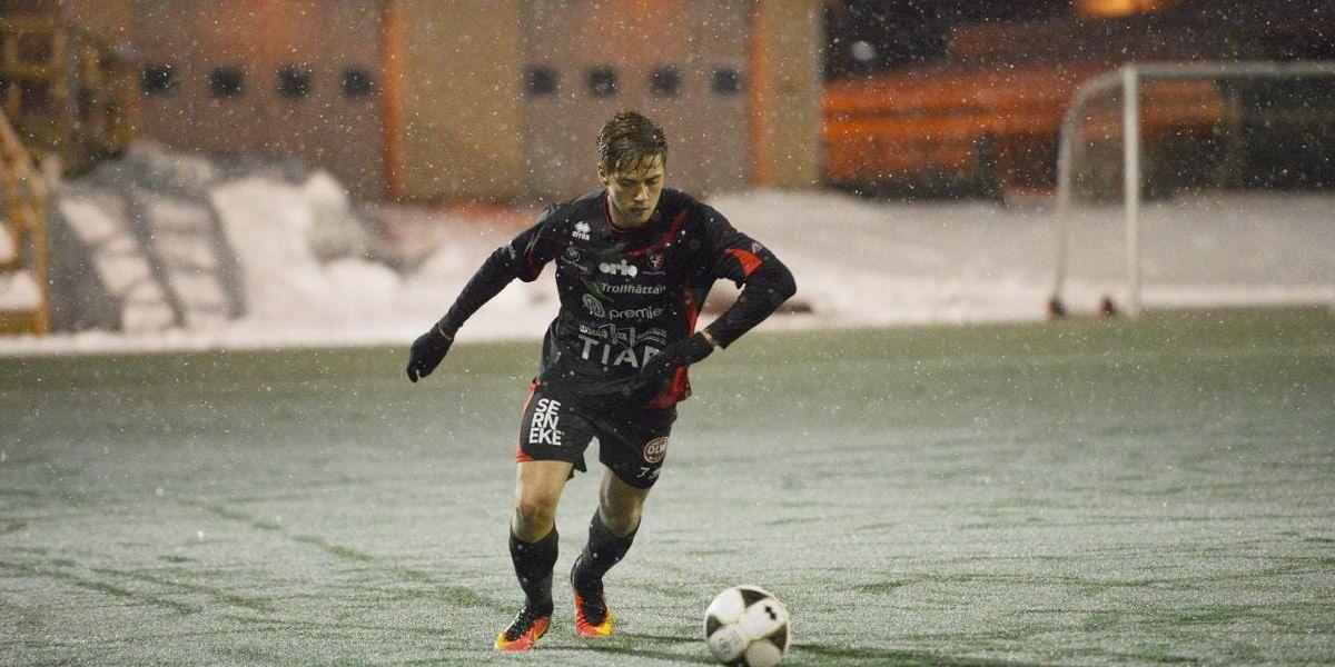 Stabilt. Andreas Schmidt och hans FCT slog tillbaka Svane med 4-0 på ett snöigt Edsborg.