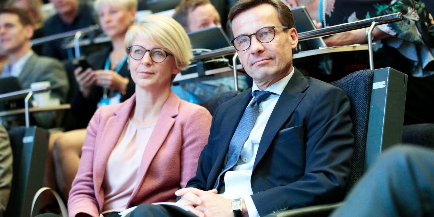 Elisabet Svantesson, ekonomiskpolitisk talesperson, och nye partiledaren Ulf Kristersson under Moderaternas stämma i Örebro.