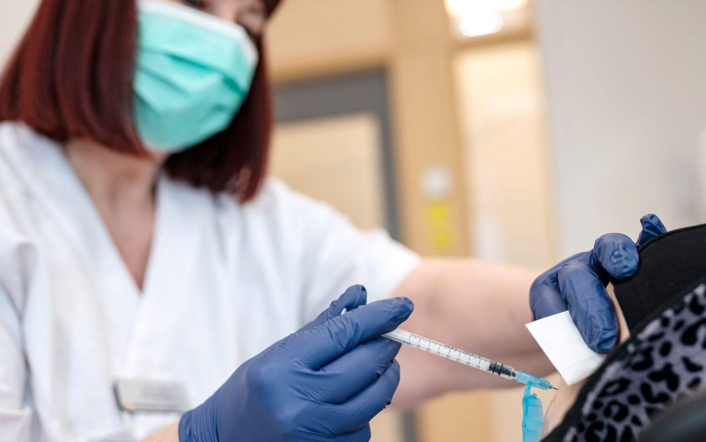 Regionfullmäktige i Västra Götaland har beslutat att vaccin mot kikhosta samt pneumokocker ska bli avgiftsfritt för de grupper som Folkhälsomyndigheten rekommenderar ska vaccineras. Genrebild.
