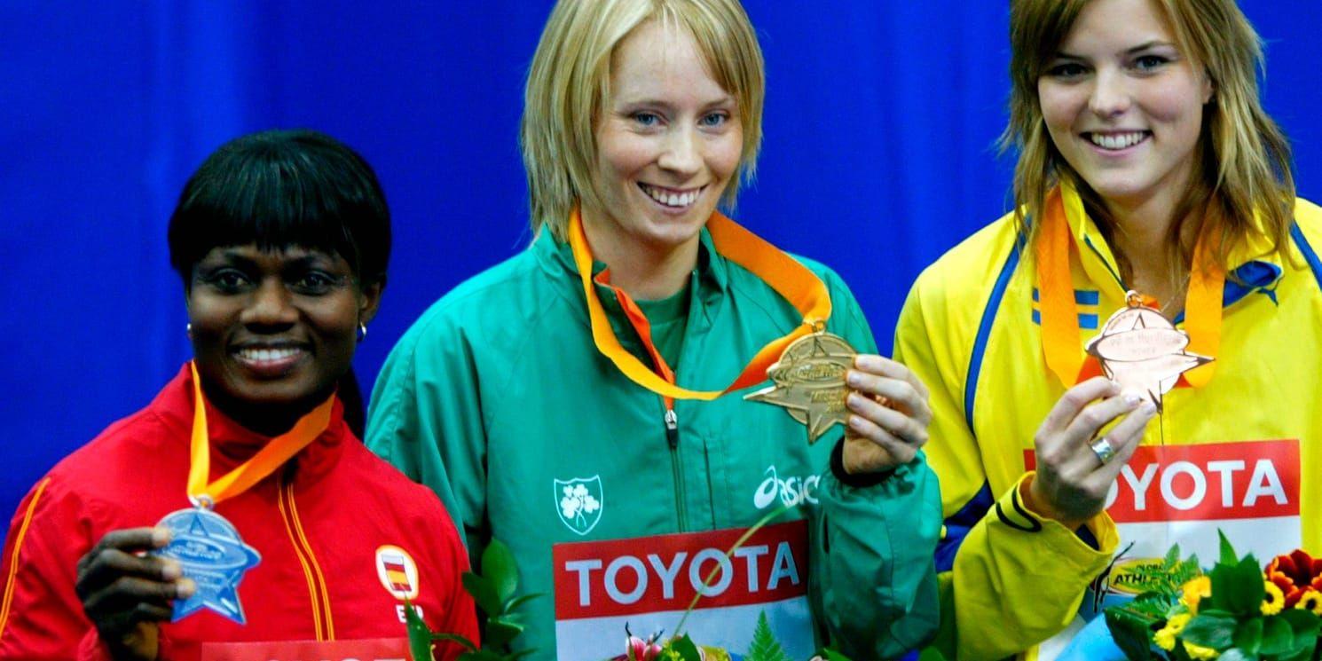 Sanna Kallur med bronsmedaljen vid inomhus-VM i Moskva 2006. Arkivbild.