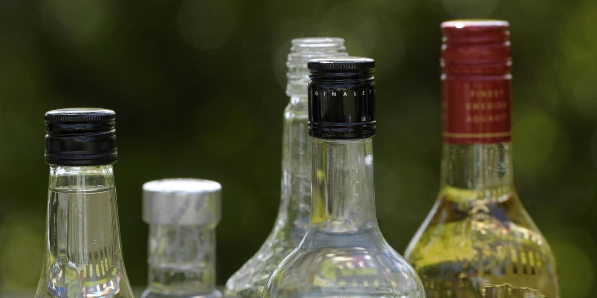 Den blandade alkoholen tros ha funnits i vanliga spritflaskor. Arkivbild.