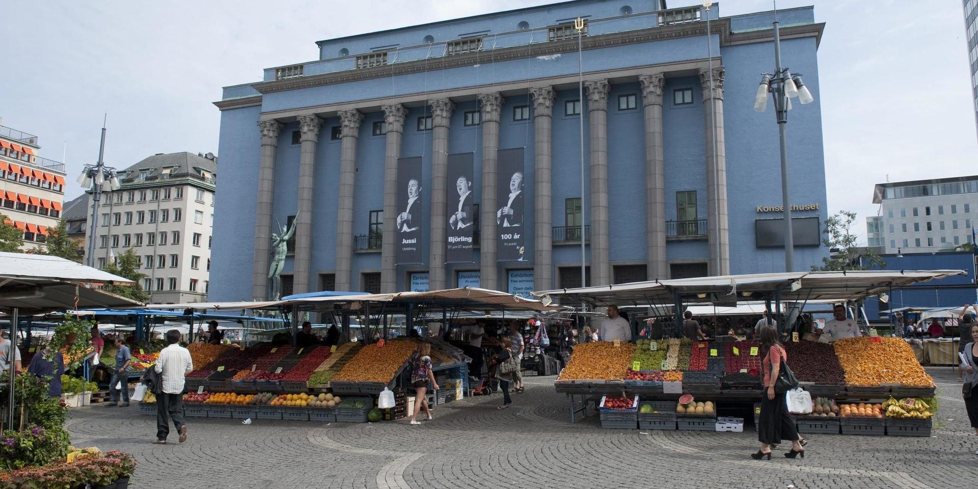 Kungliga Filharmonikerna uppträder för en exklusiv skara på 50 personer i Konserthuset i Stockholm. Arkivbild. 
