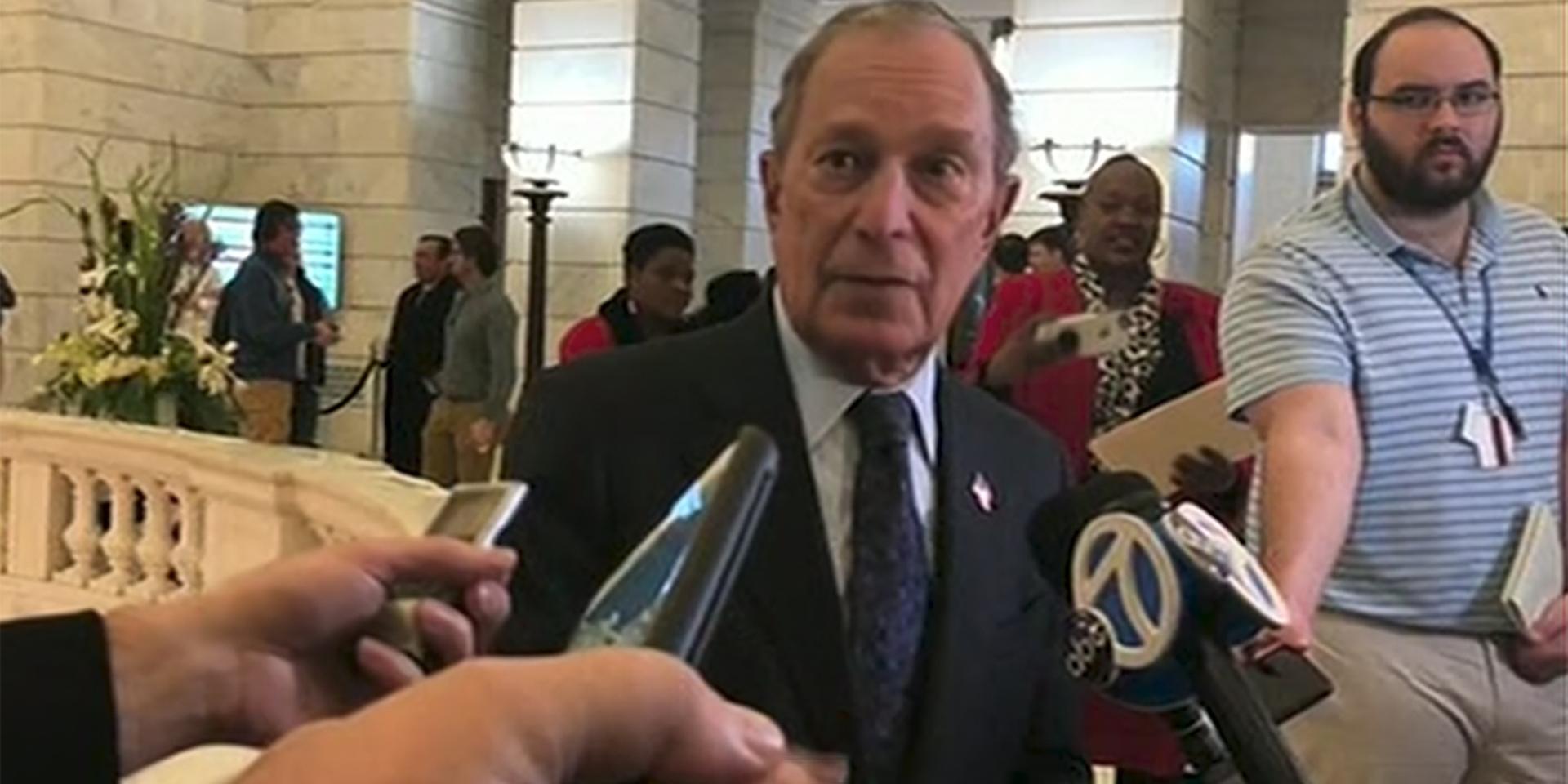 Den amerikanske miljardären Michael Bloomberg i samband med att han registrerade sig för att delta i Demokraternas primärval i staten Arkansas.
