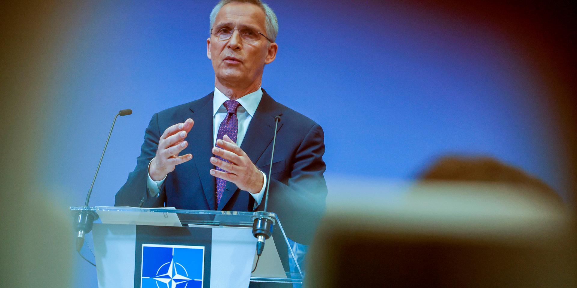 Natos generalsekreterare Jens Stoltenberg håller presskonferens inför veckans försvarsministermöte i Bryssel.