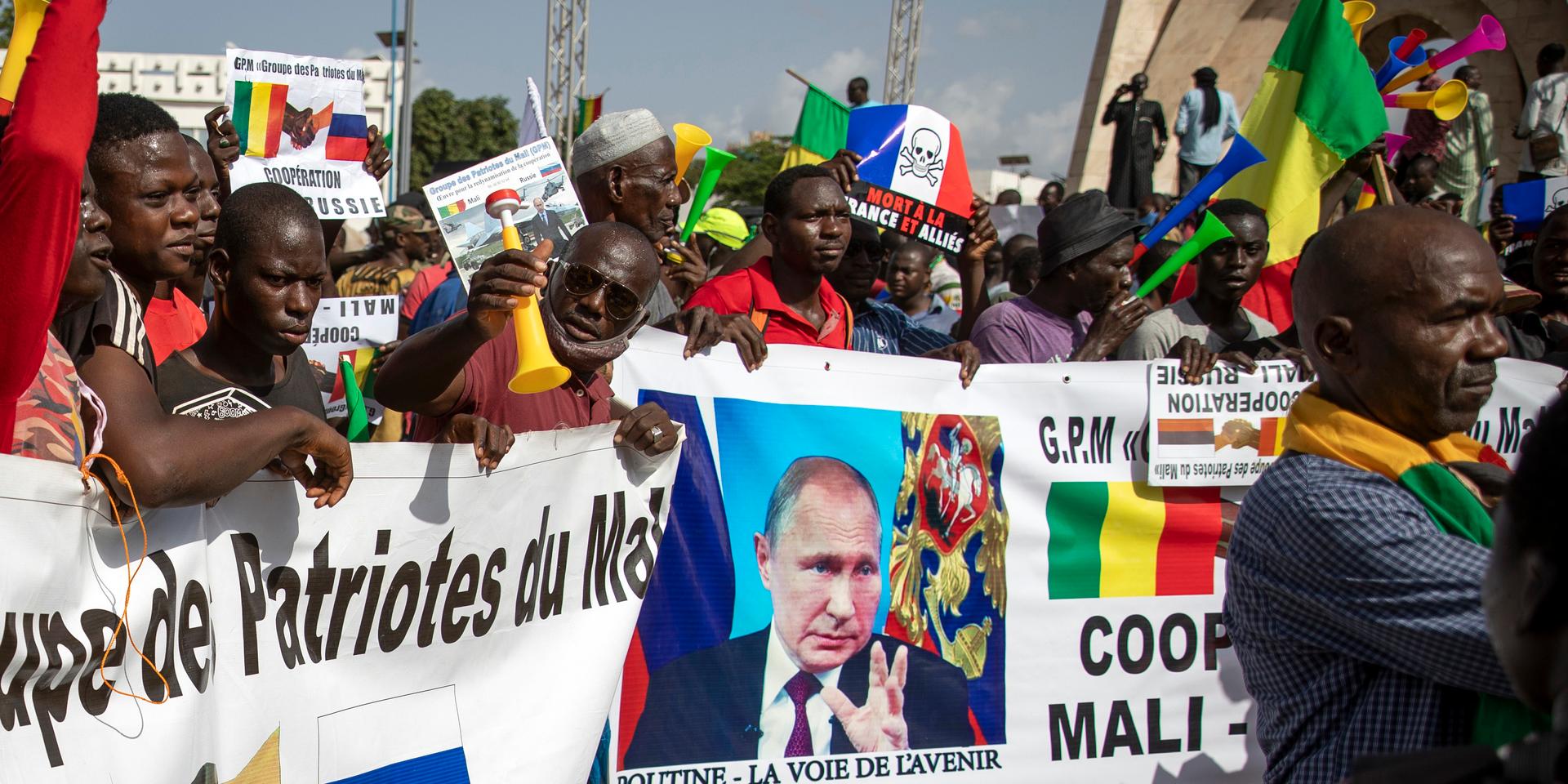 Demonstration mot Frankrike och för Ryssland i västafrikanska Mali 2020.