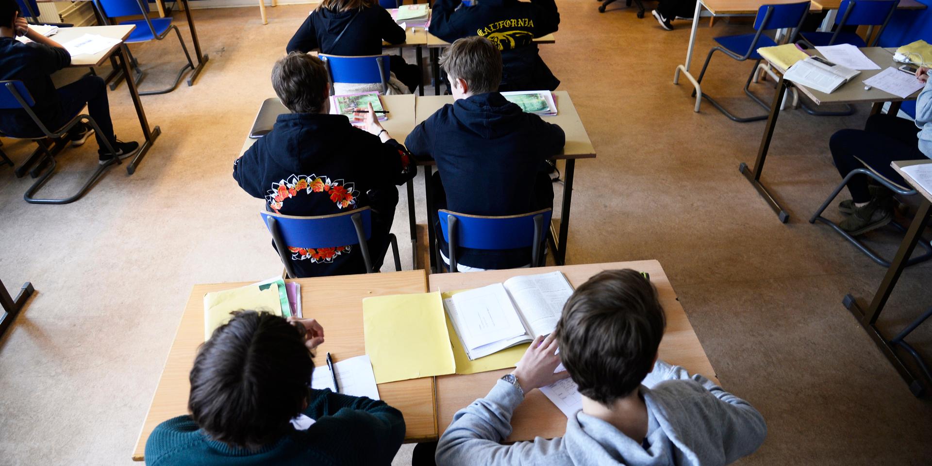 En fråga om klass. Barn från socioekonomiskt svaga hem drabbas värst av bristerna i den svenska skolan.