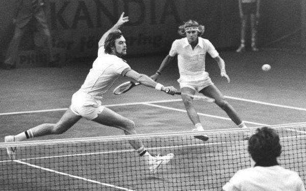 Davis Cup 1975. Ove Bengtson och Björn Borg i dubbel. Foto: Gunnar Lundmark/TT