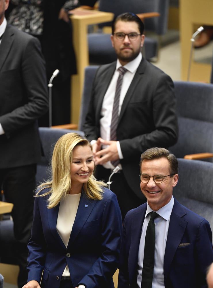 Ulf Kristersson (M) och Ebba Busch (KD) och Jimmie Åkesson har chans att bli nytt regeringsunderlag tillsammans med L.